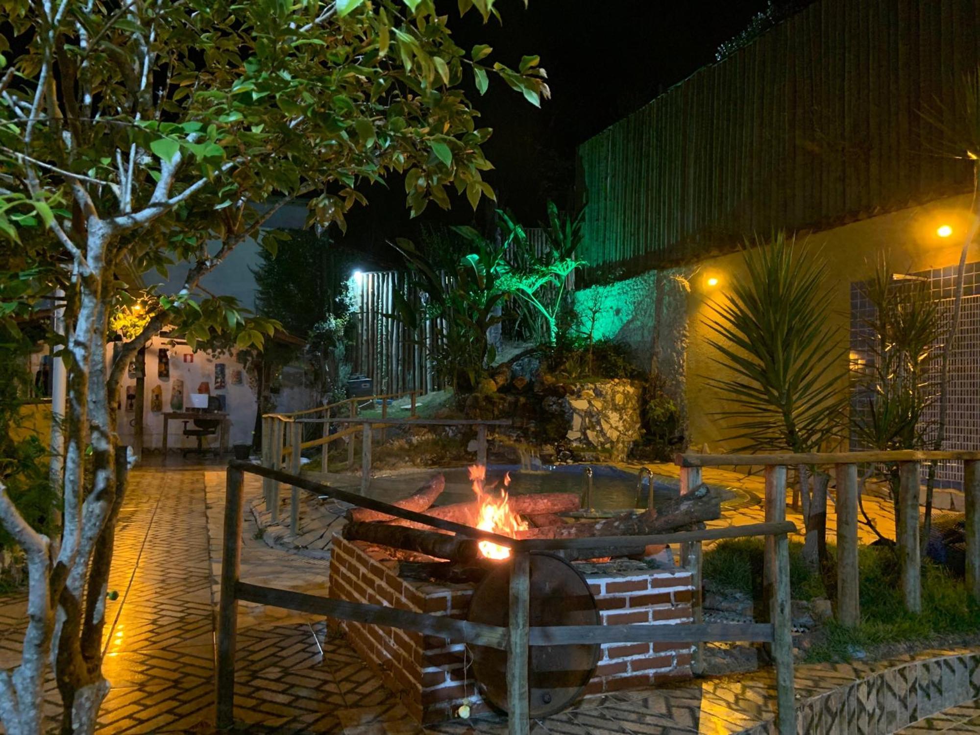 Pousada E Restaurante Casinha Velha Hotel Macacos  Bagian luar foto