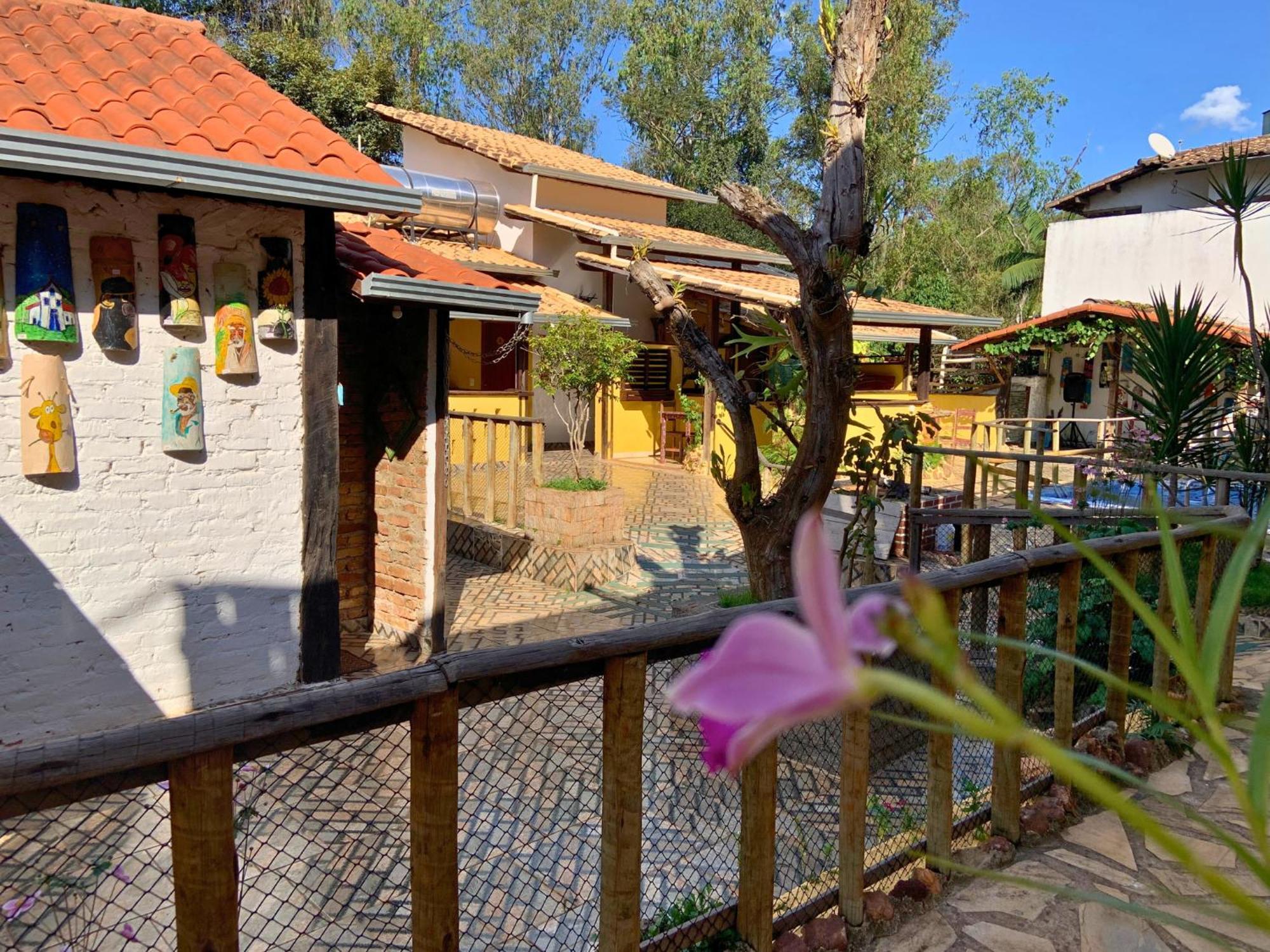 Pousada E Restaurante Casinha Velha Hotel Macacos  Bagian luar foto